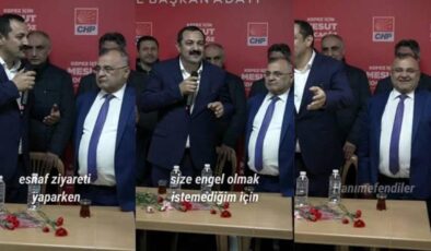 AK Parti Kepez Belediye Başkan adayı Rıza Sümer, CHP’lilere karanfil dağıttı